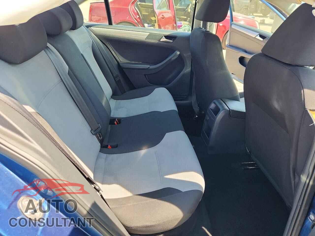 VOLKSWAGEN JETTA 2017 - 3VW2B7AJ4HM414116