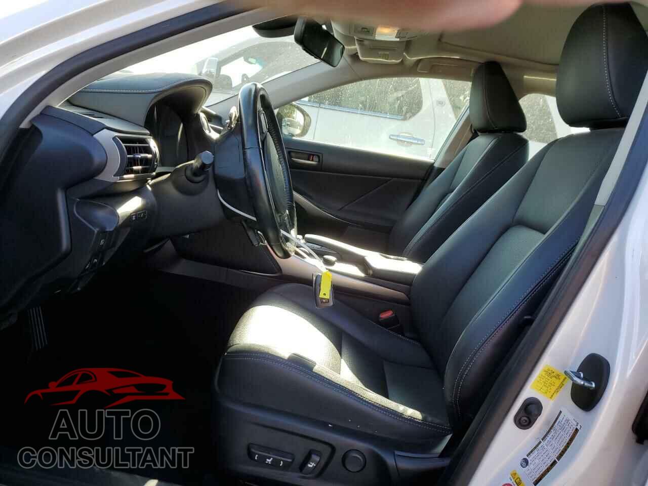 LEXUS IS 2017 - JTHBA1D21H5044108