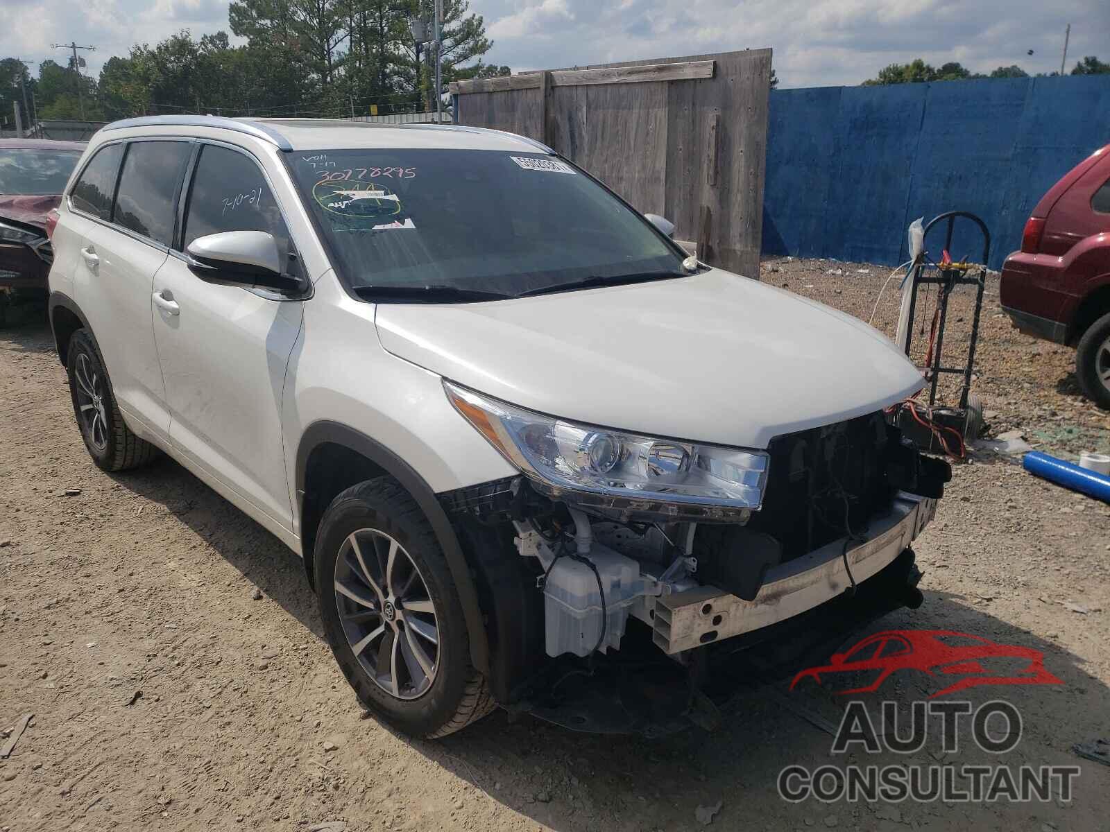 TOYOTA HIGHLANDER 2018 - 5TDKZRFH7JS529251