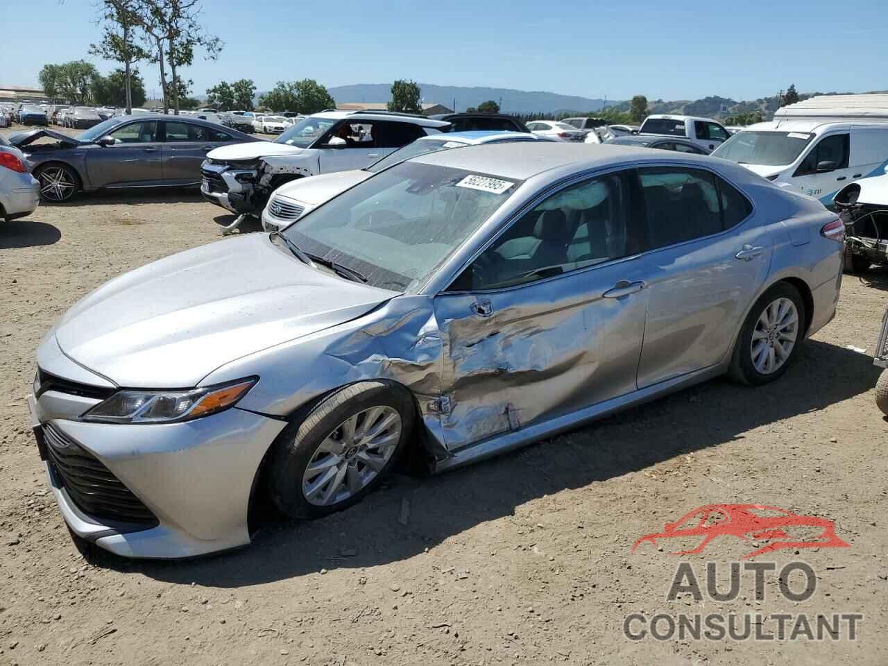 TOYOTA CAMRY 2018 - 4T1B11HK3JU585129