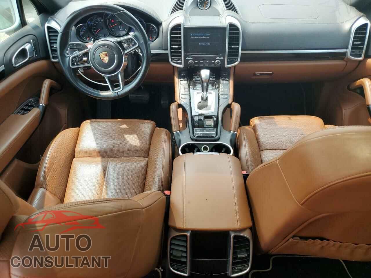 PORSCHE CAYENNE 2017 - WP1AA2A26HKA90119