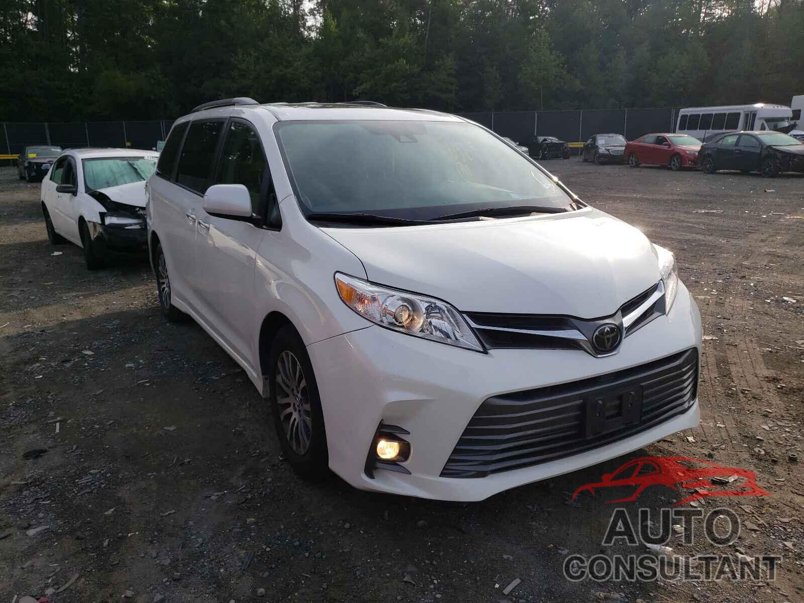 TOYOTA SIENNA 2018 - 5TDYZ3DC2JS947926