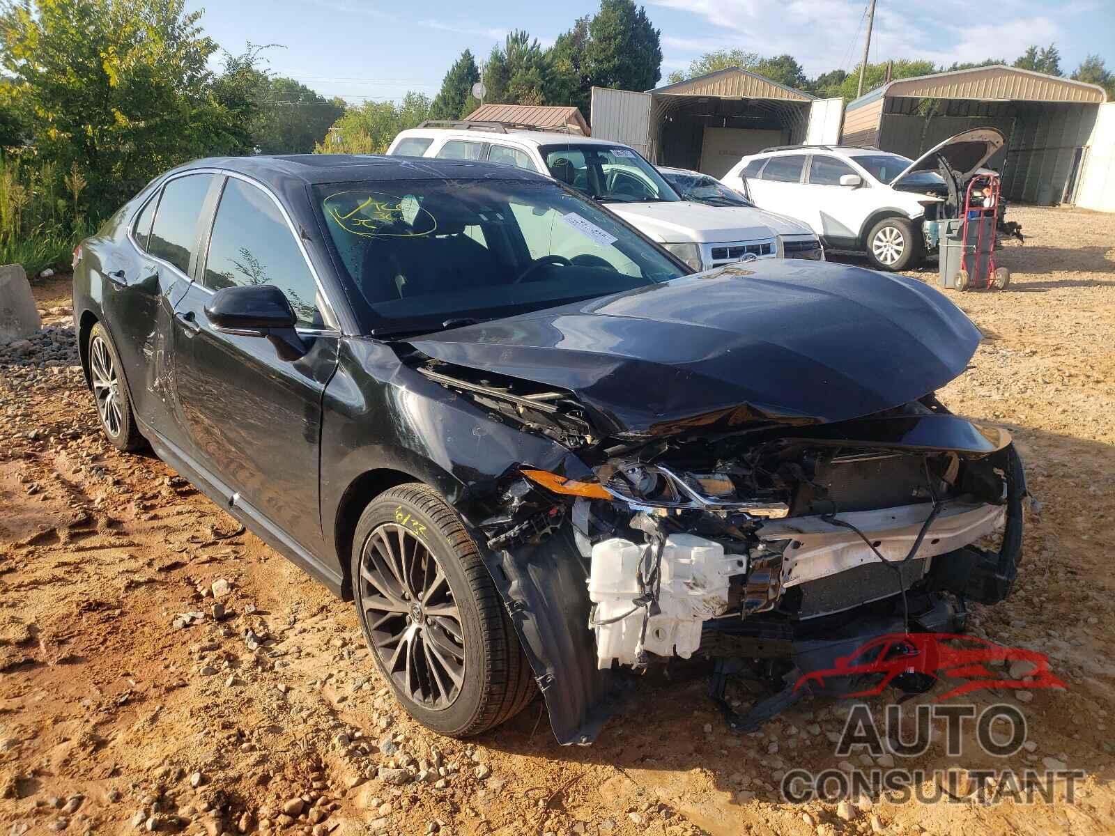 TOYOTA CAMRY 2018 - 4T1B11HK3JU620543