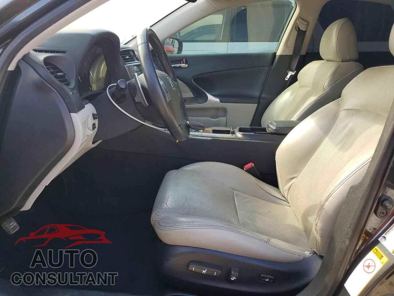 LEXUS IS 2011 - JTHBF5C23B5143112