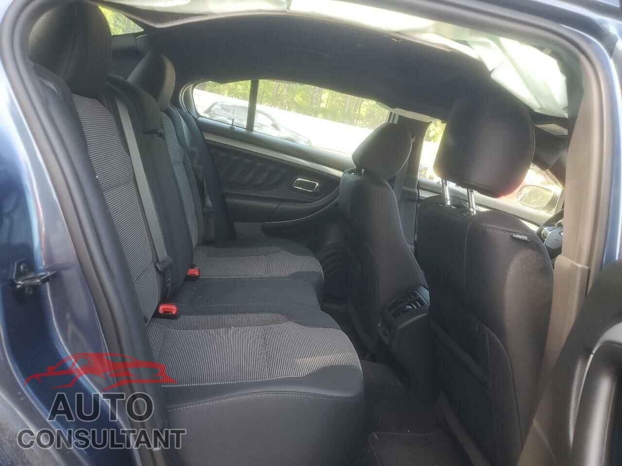 FORD TAURUS 2018 - 1FAHP2E89JG115543