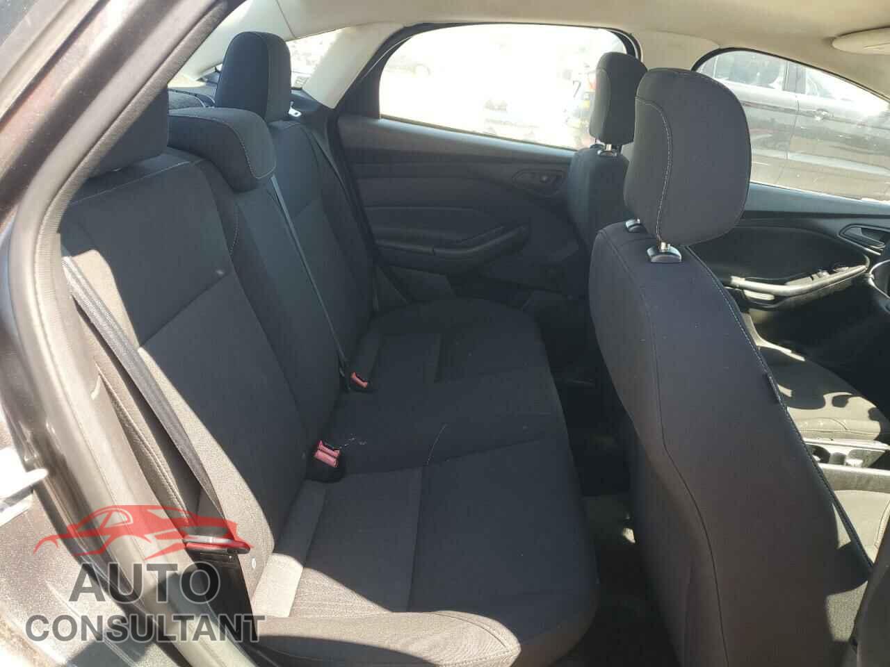 FORD FOCUS 2015 - 1FADP3E25FL304494