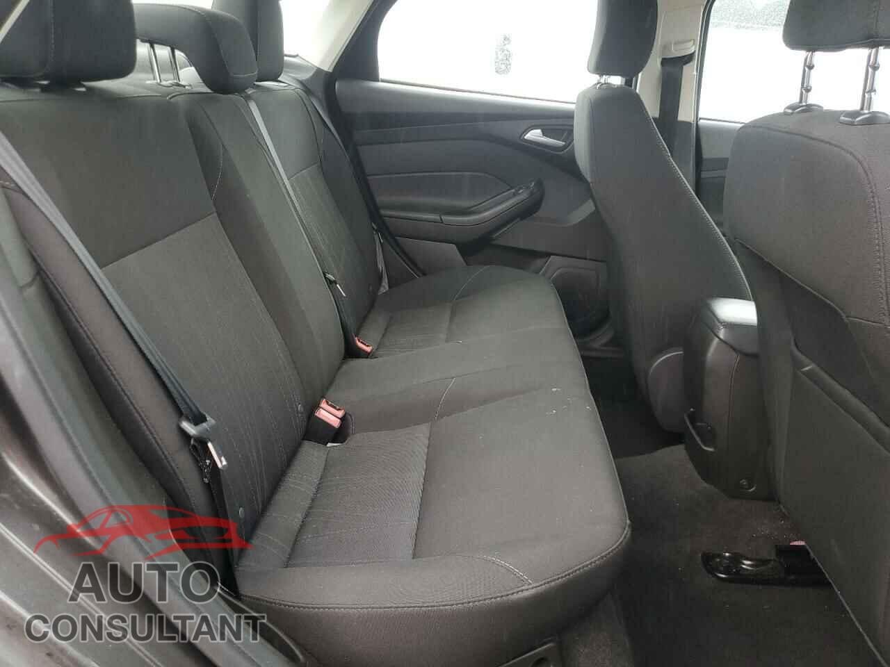 FORD FOCUS 2016 - 1FADP3F24GL312246