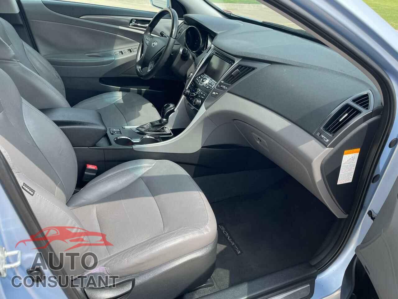 HYUNDAI SONATA 2012 - KMHEC4A4XCA047536