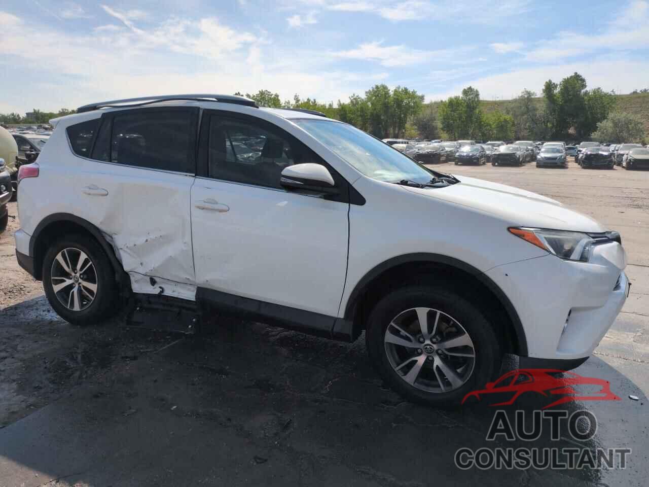 TOYOTA RAV4 2018 - JTMWFREV3JJ729915