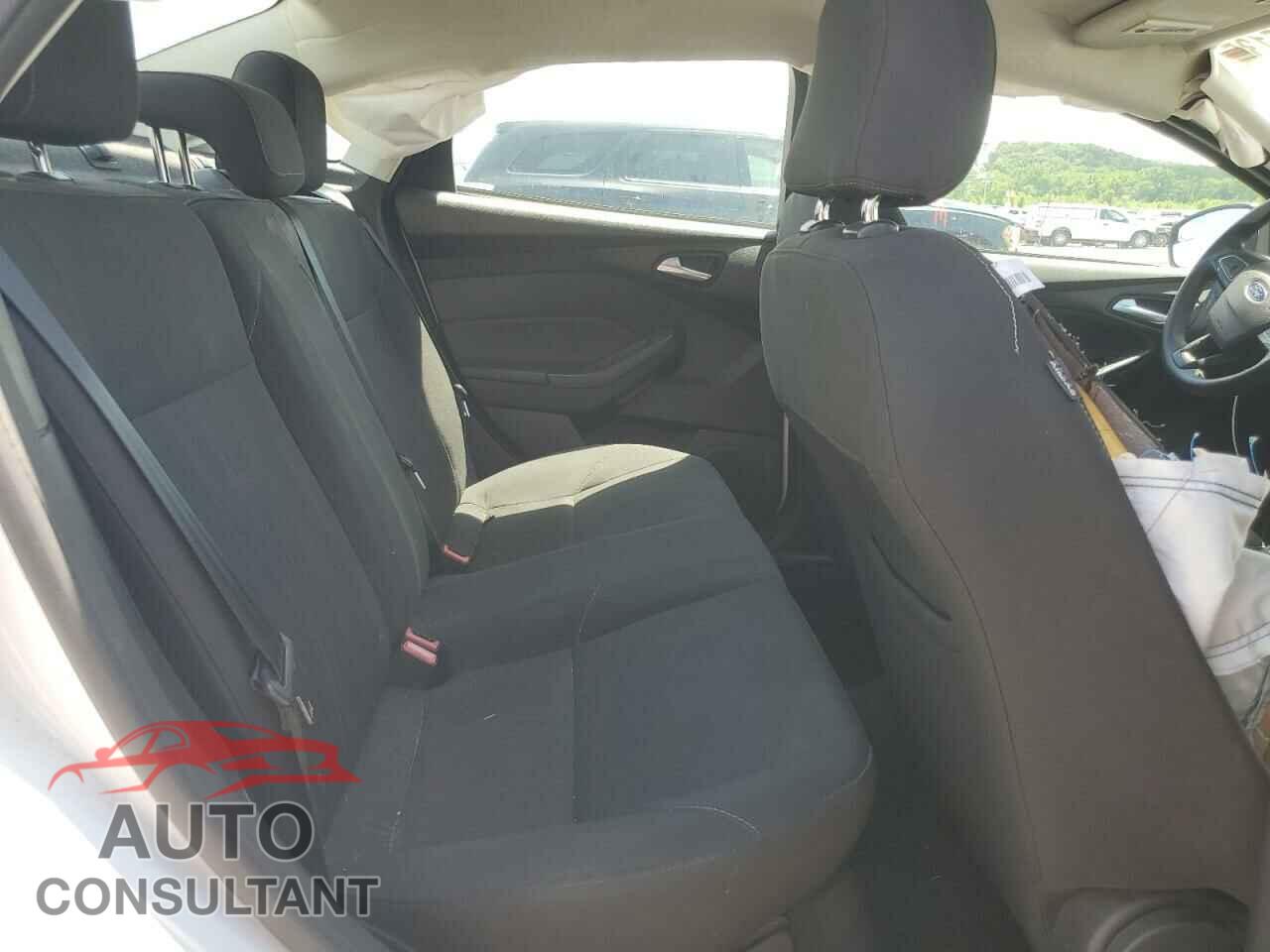 FORD FOCUS 2016 - 1FADP3F29GL339099