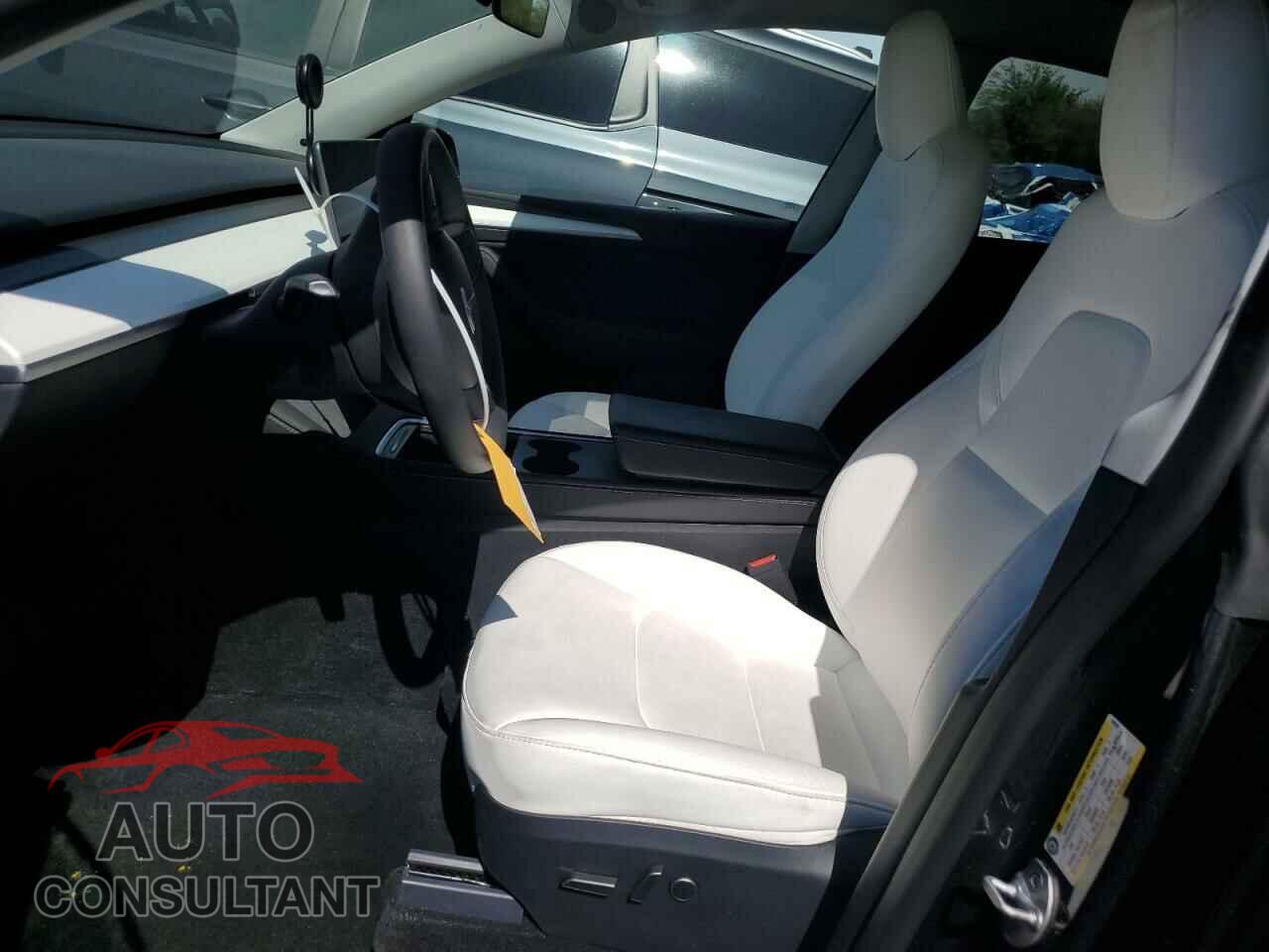 TESLA MODEL Y 2024 - 7SAYGDED5RF038259