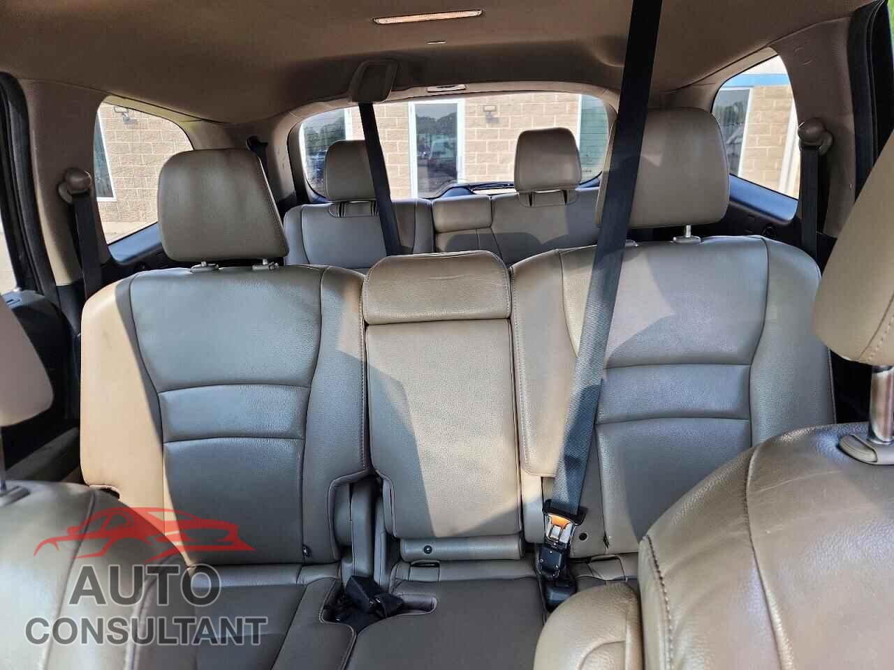HONDA PILOT 2016 - 5FNYF6H87GB016383
