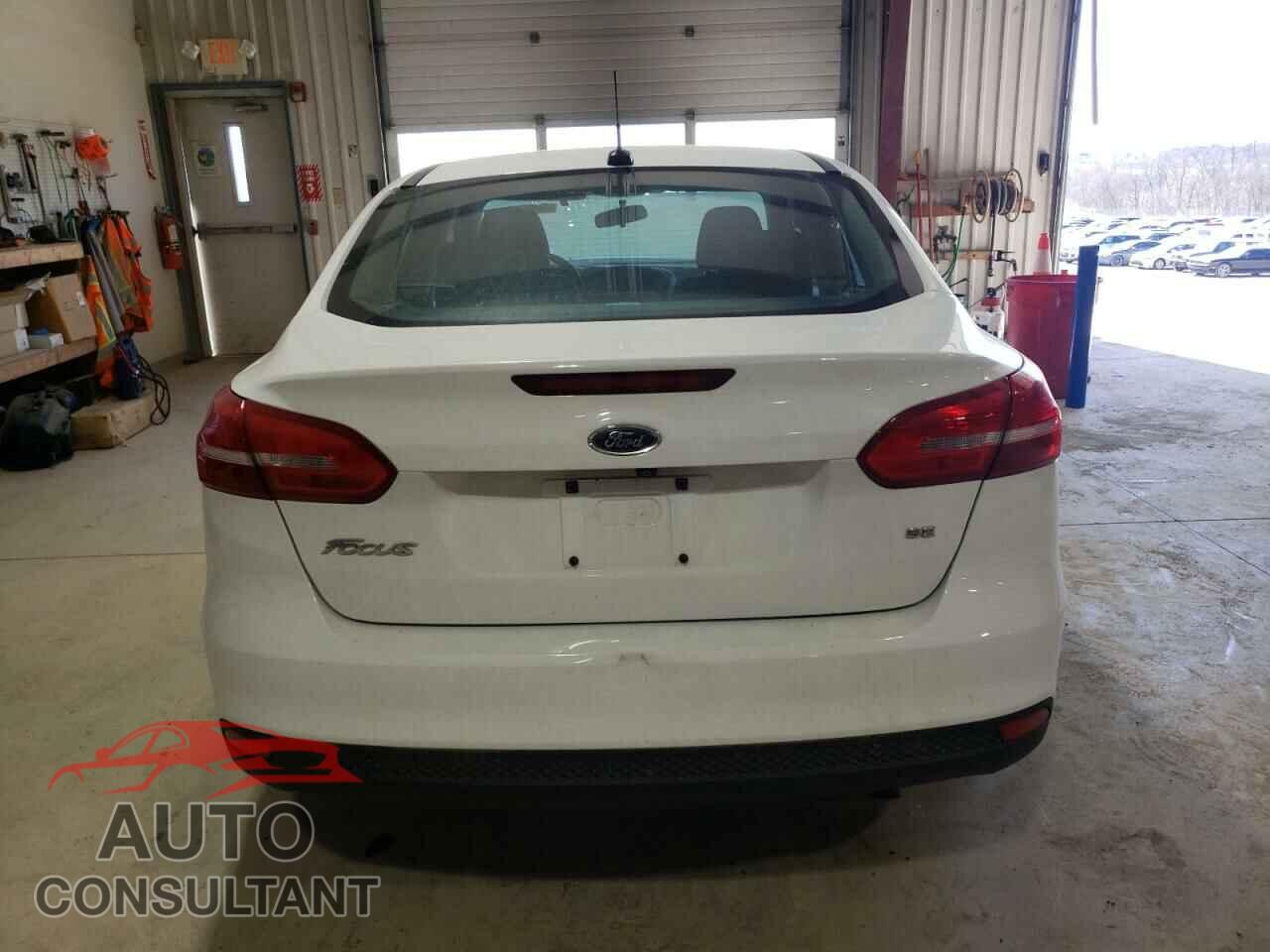 FORD FOCUS 2017 - 1FADP3F27HL334484