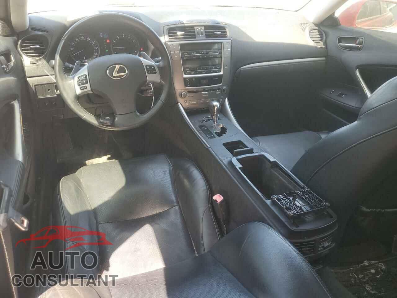 LEXUS IS 2011 - JTHBF5C26B5136445