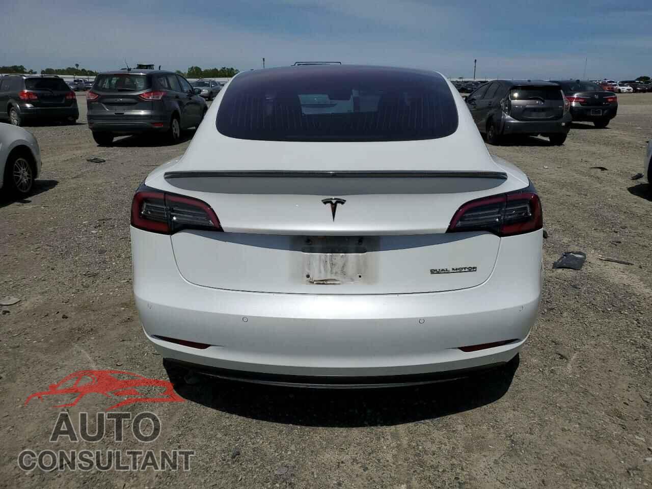TESLA MODEL 3 2018 - 5YJ3E1EB5JF128736