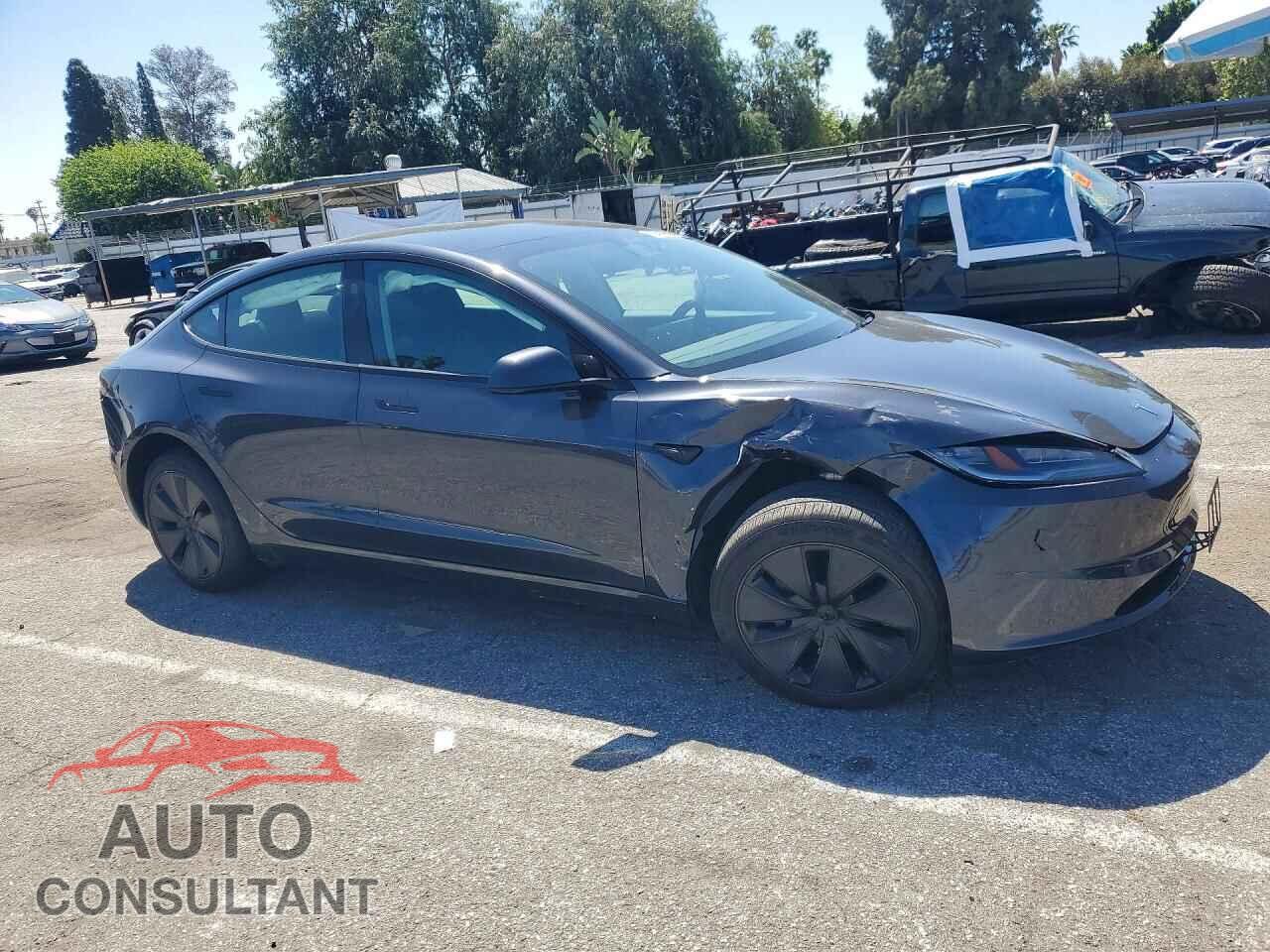 TESLA MODEL 3 2024 - 5YJ3E1EA4RF726786