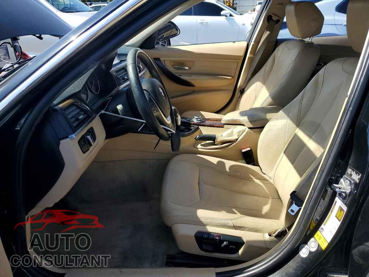 BMW 3 SERIES 2012 - WBA3C1C58CF431377