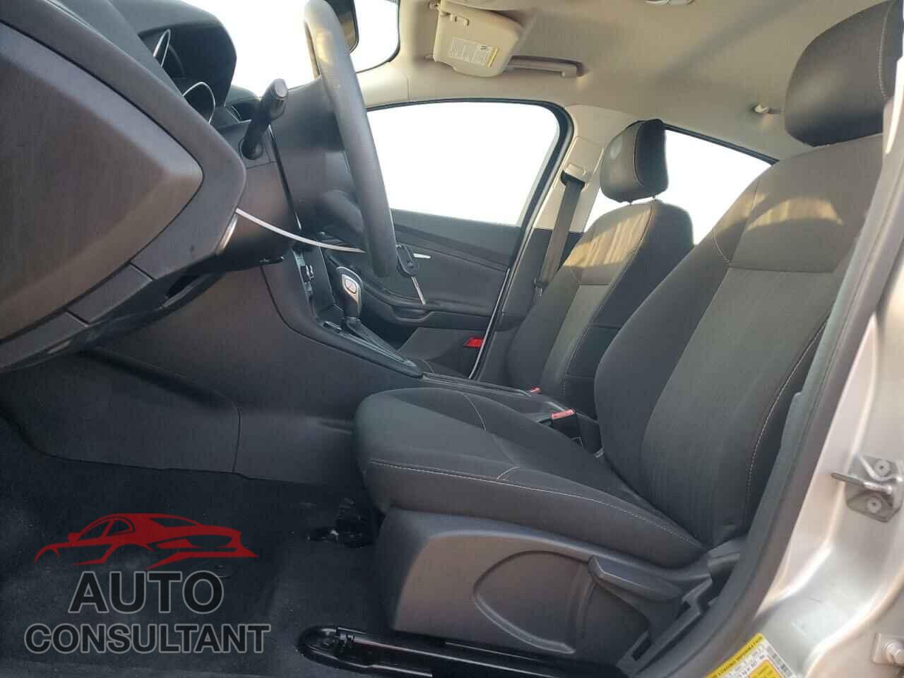 FORD FOCUS 2017 - 1FADP3E22HL282361