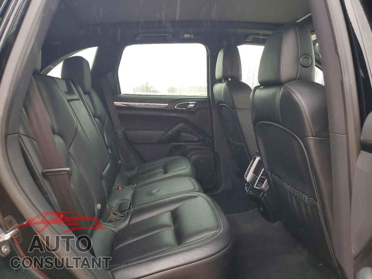 PORSCHE CAYENNE 2017 - WP1AB2A24HLA51083