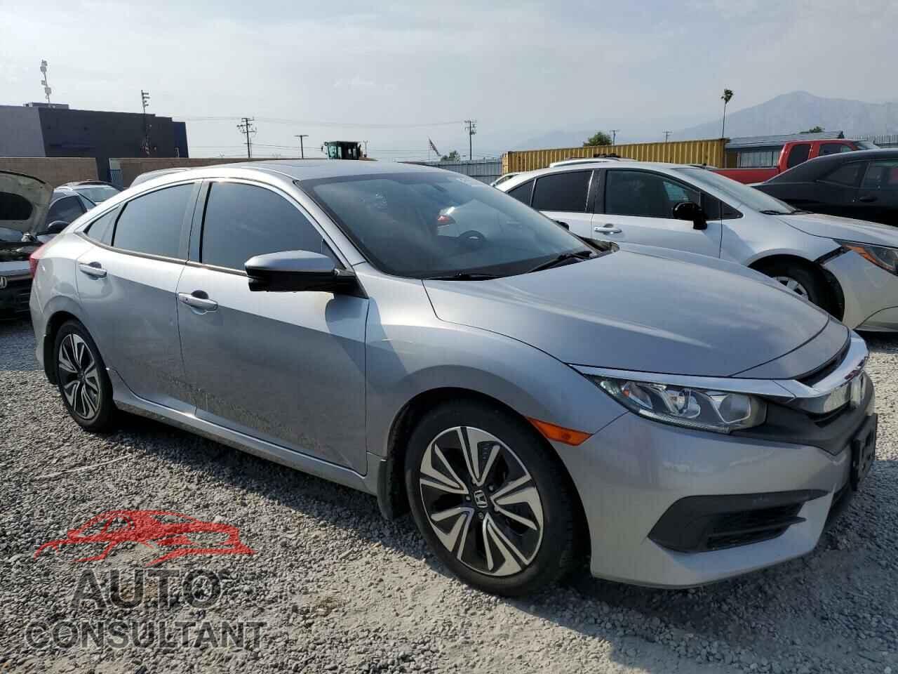 HONDA CIVIC 2018 - 2HGFC2F77JH547380