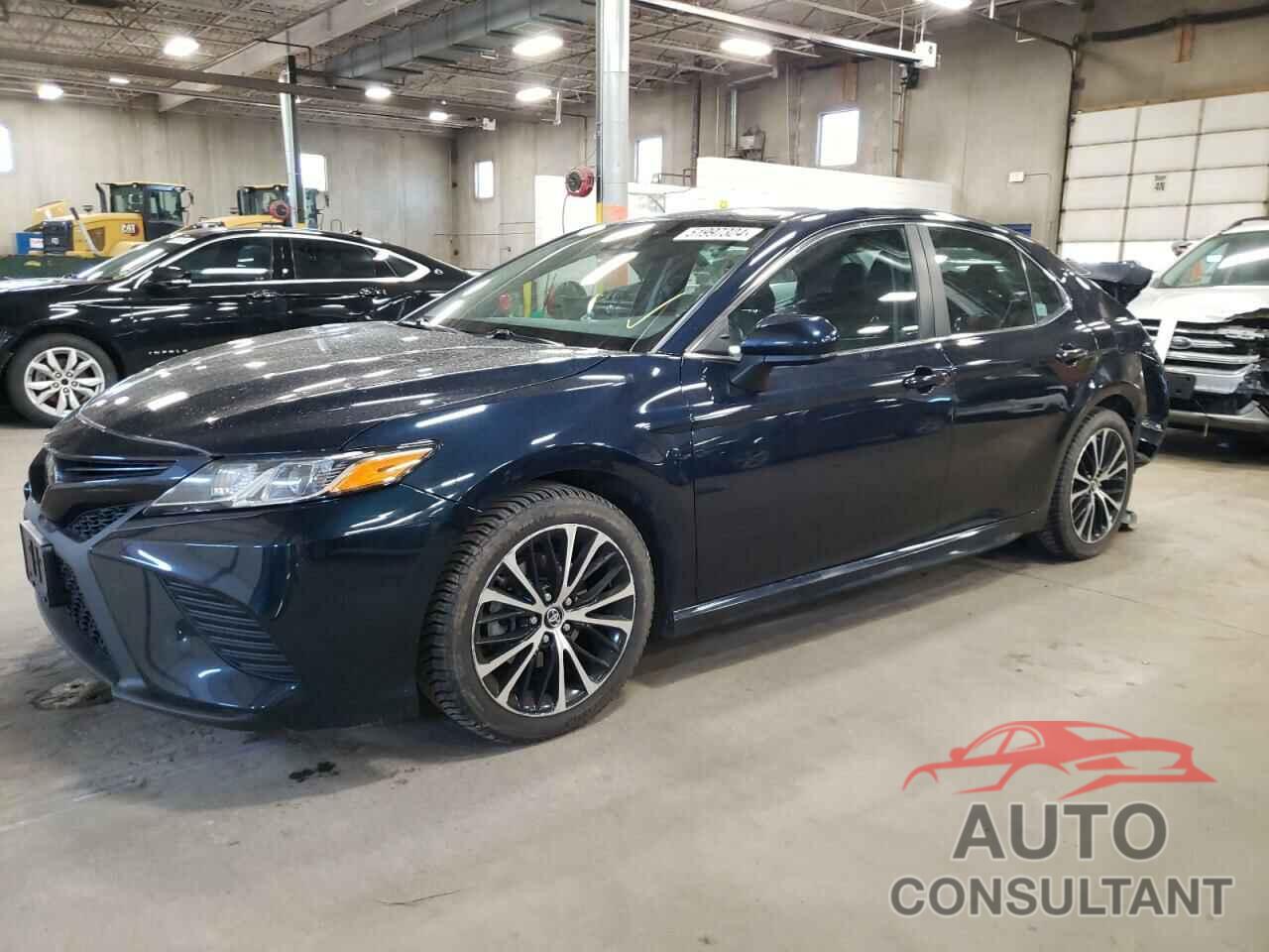 TOYOTA CAMRY 2018 - 4T1B11HK2JU613843