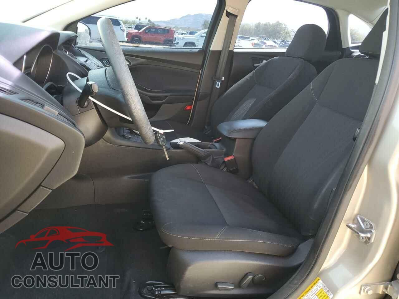 FORD FOCUS 2016 - 1FADP3F22GL212940