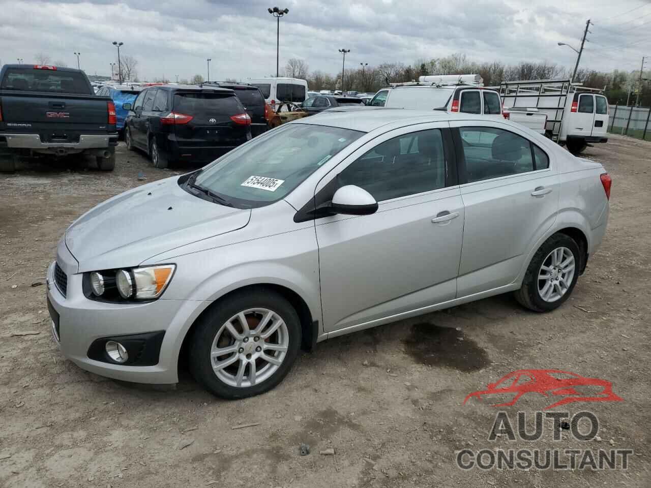 CHEVROLET SONIC 2012 - 1G1JC5SHXC4141711