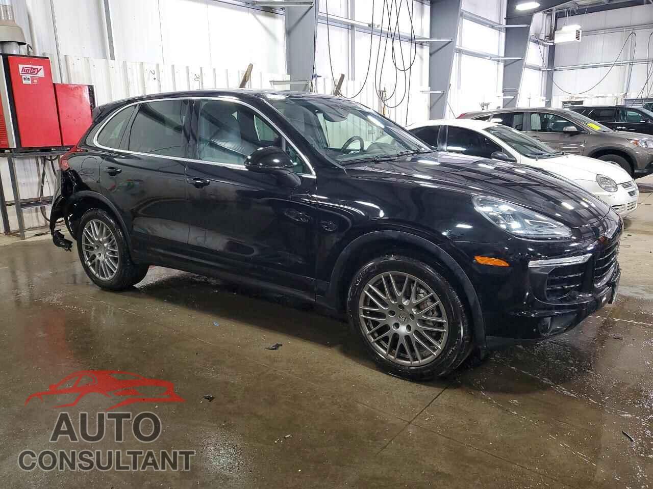 PORSCHE CAYENNE 2017 - WP1AB2A25HLA53361