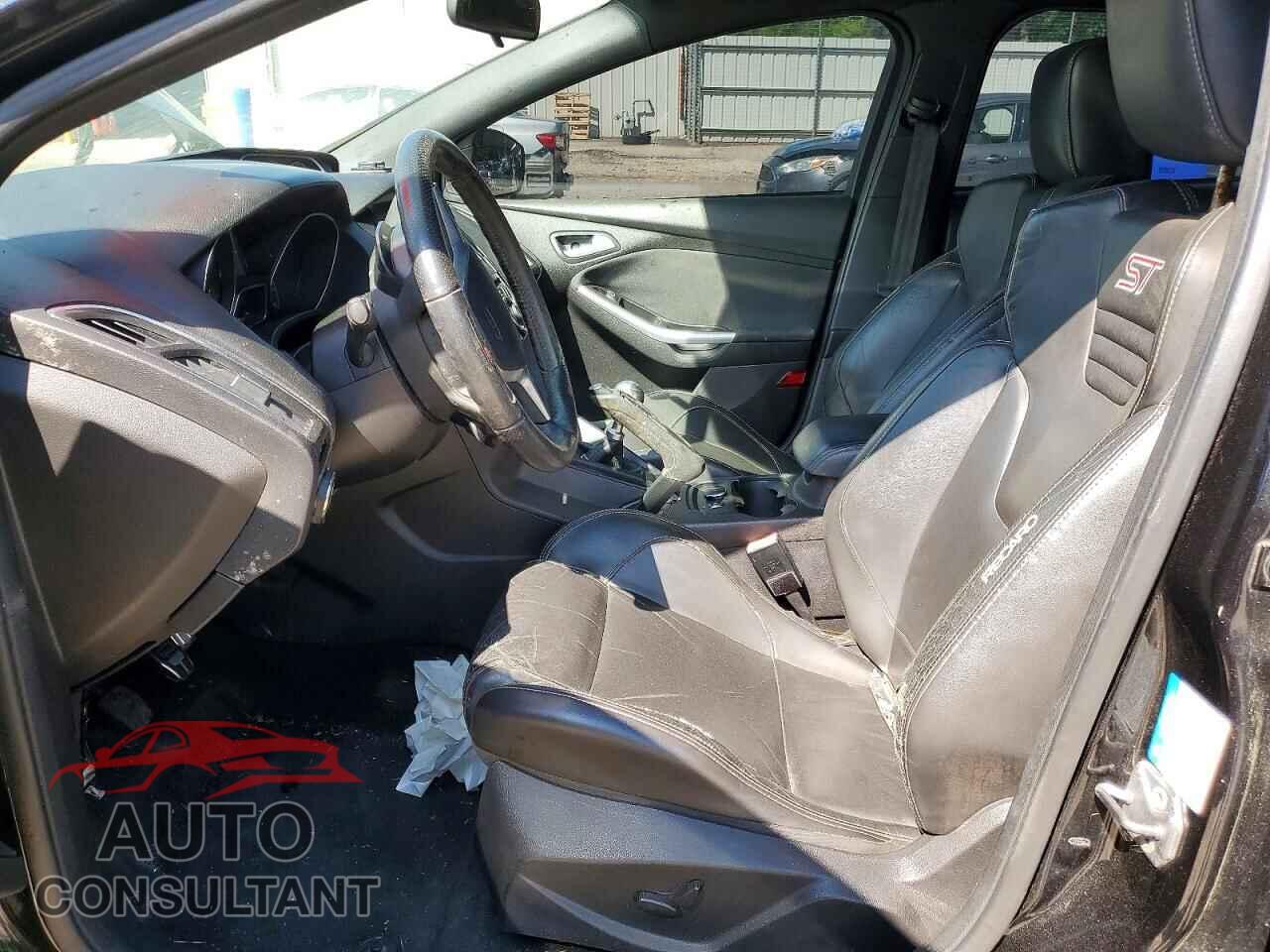 FORD FOCUS 2013 - 1FADP3L92DL217679