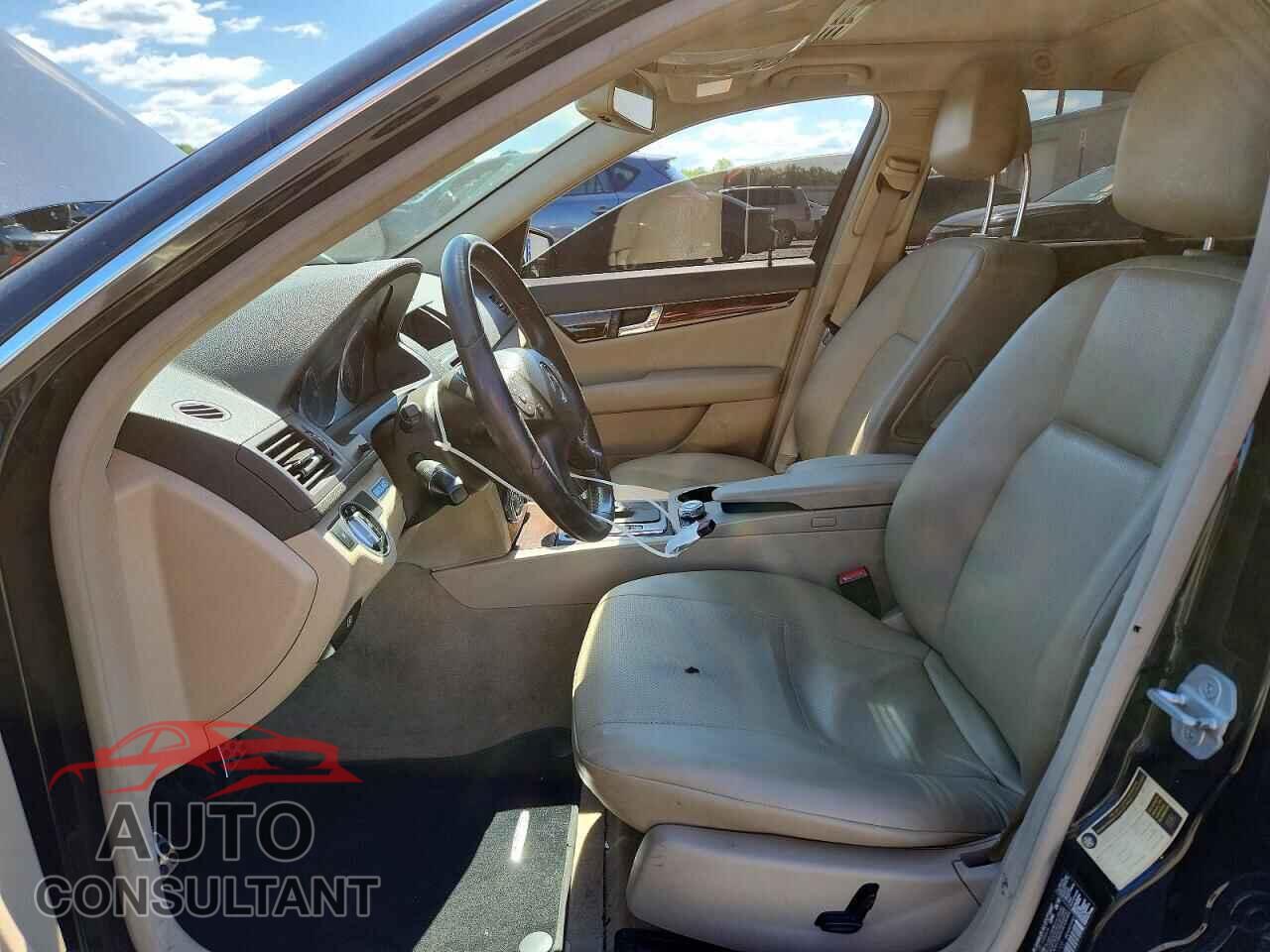 MERCEDES-BENZ C-CLASS 2011 - WDDGF8BB8BR141705