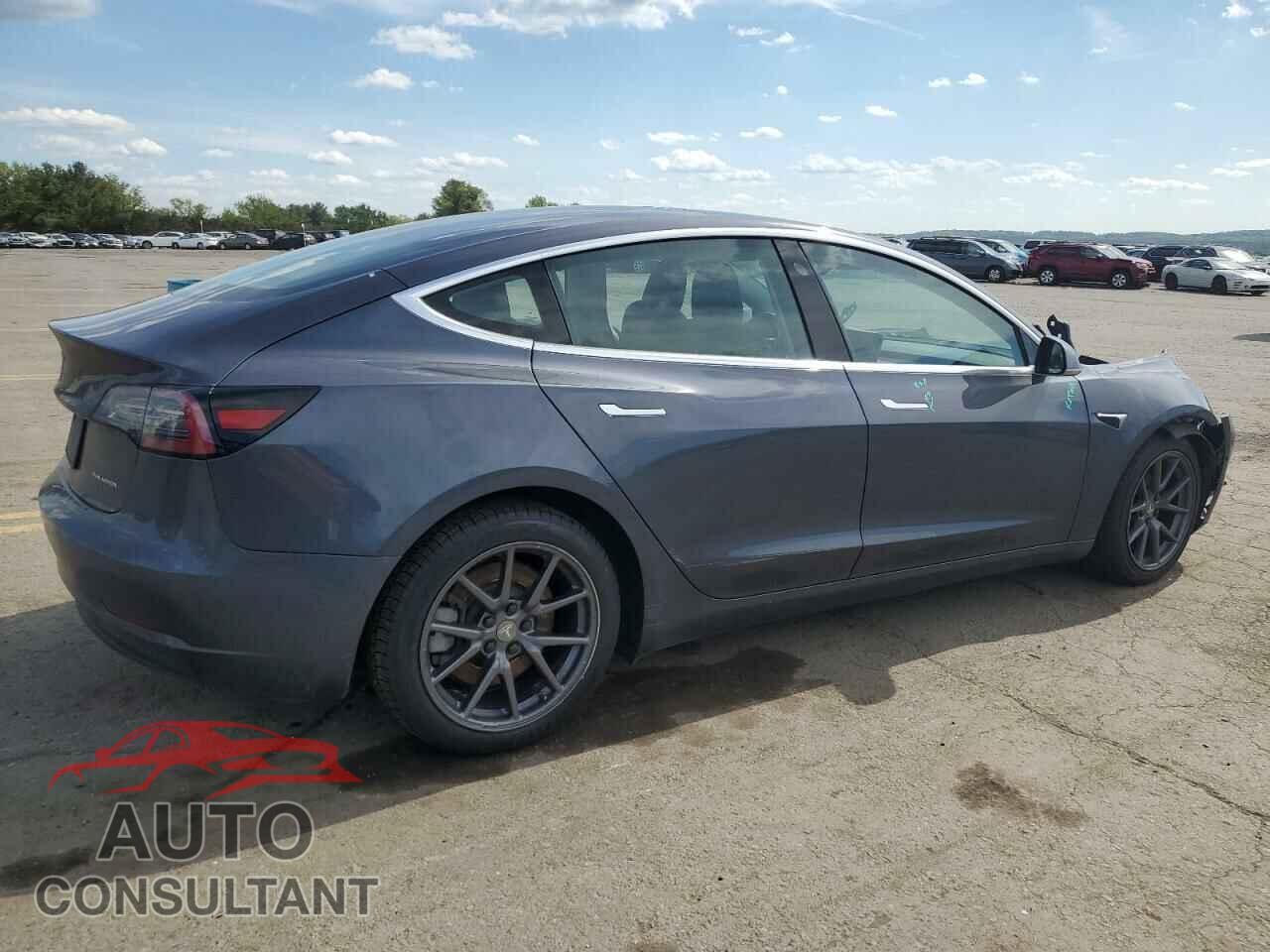 TESLA MODEL 3 2019 - 5YJ3E1EB1KF452137