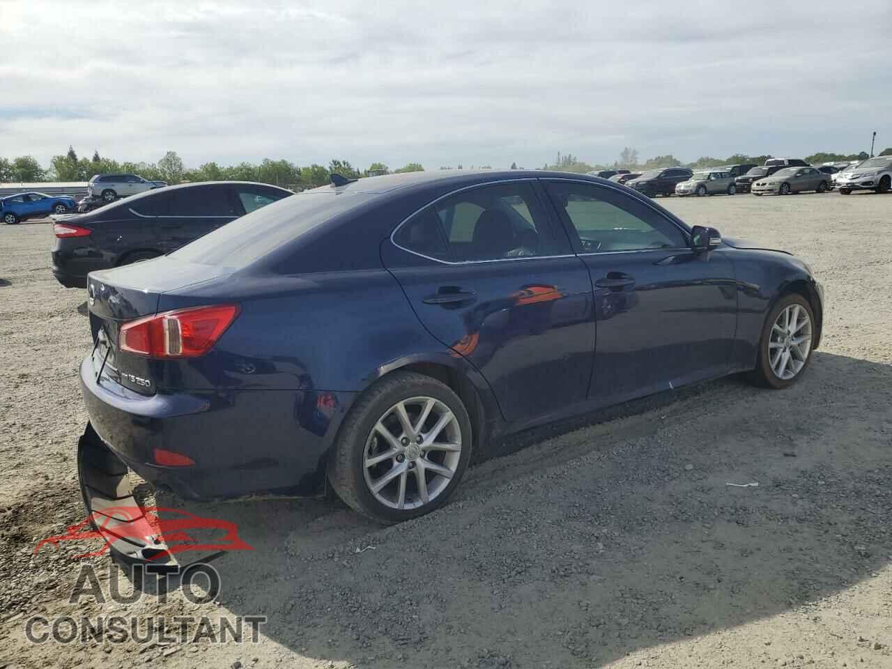 LEXUS IS 2011 - JTHCF5C25B5044912