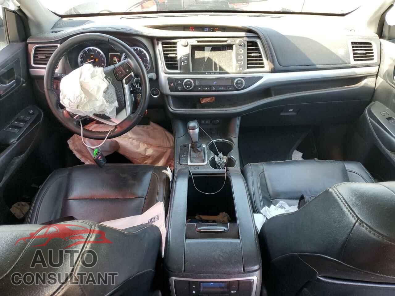 TOYOTA HIGHLANDER 2017 - 5TDKZRFH6HS221983