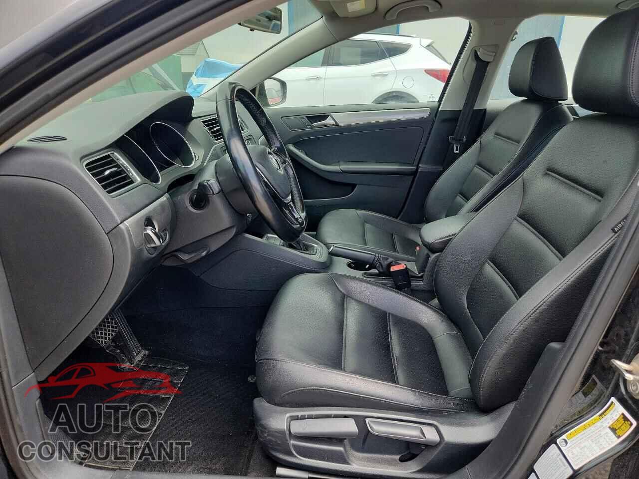 VOLKSWAGEN JETTA 2017 - 3VWDB7AJXHM391742
