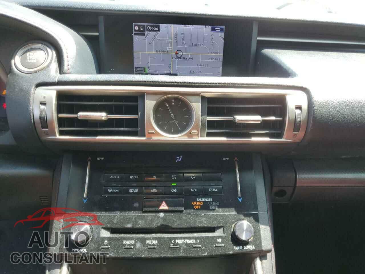 LEXUS IS 2014 - JTHCE1D26E5000299