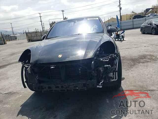 PORSCHE CAYENNE 2017 - WP1AE2A23HLA71302