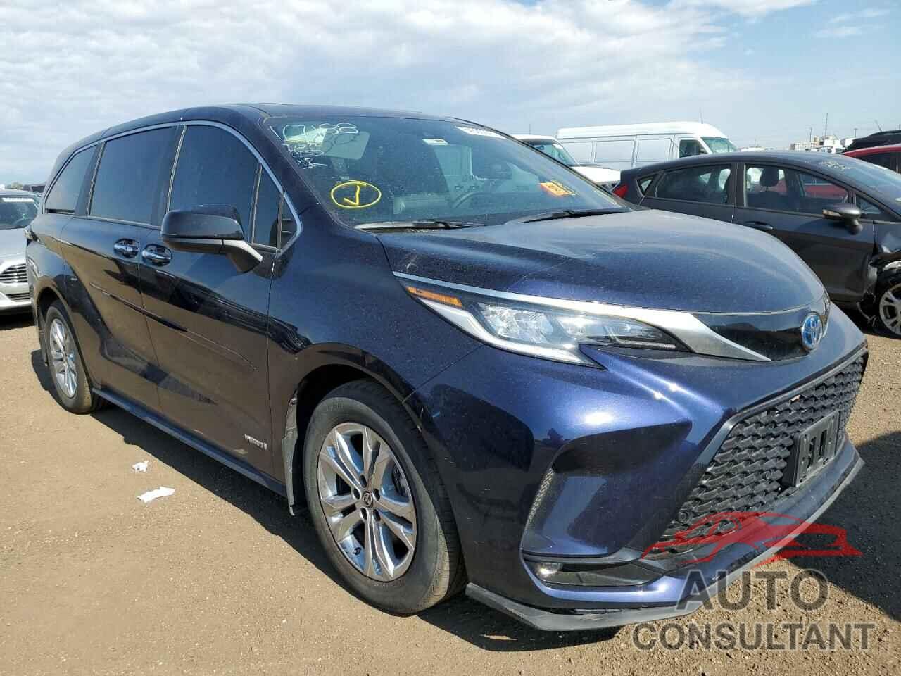 TOYOTA SIENNA 2021 - 5TDXSKFC4MS002035