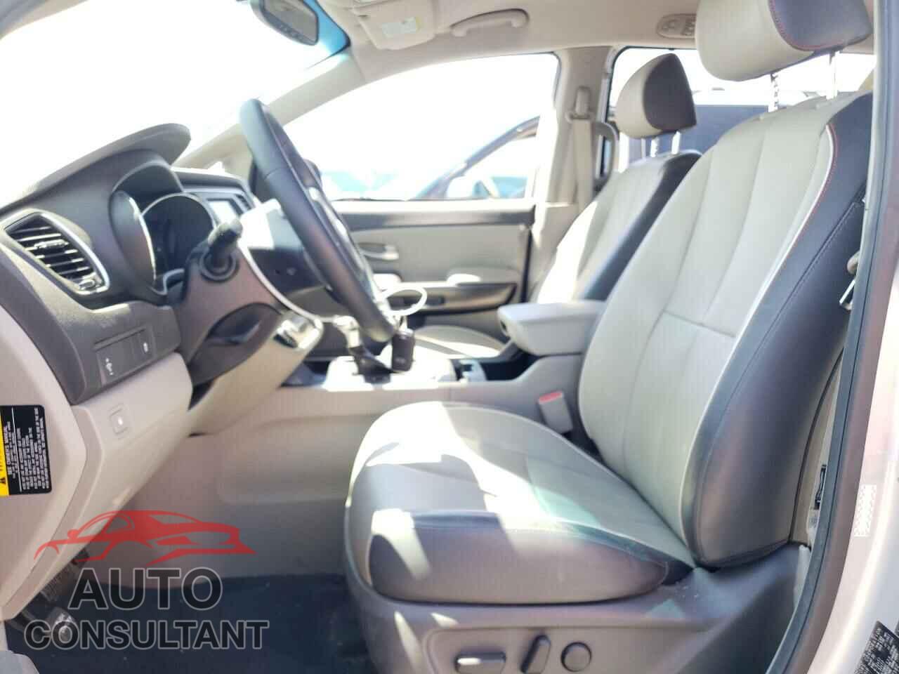 KIA SEDONA 2017 - KNDMB5C19H6312582