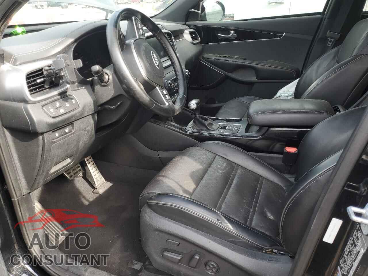 KIA SORENTO 2019 - 5XYPK4A56KG449268