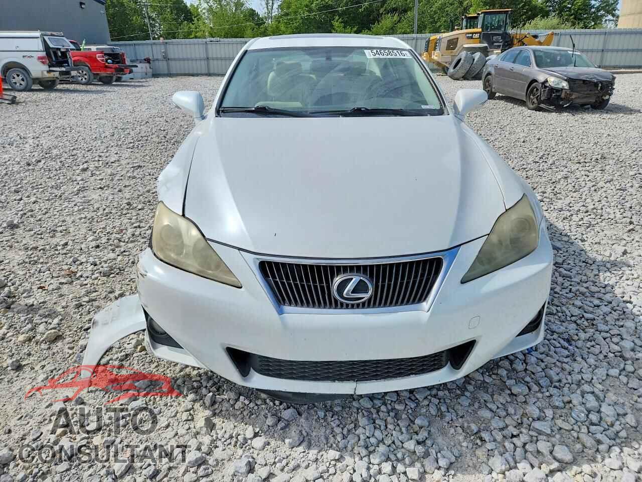 LEXUS IS 2011 - JTHCF5C23B2035126