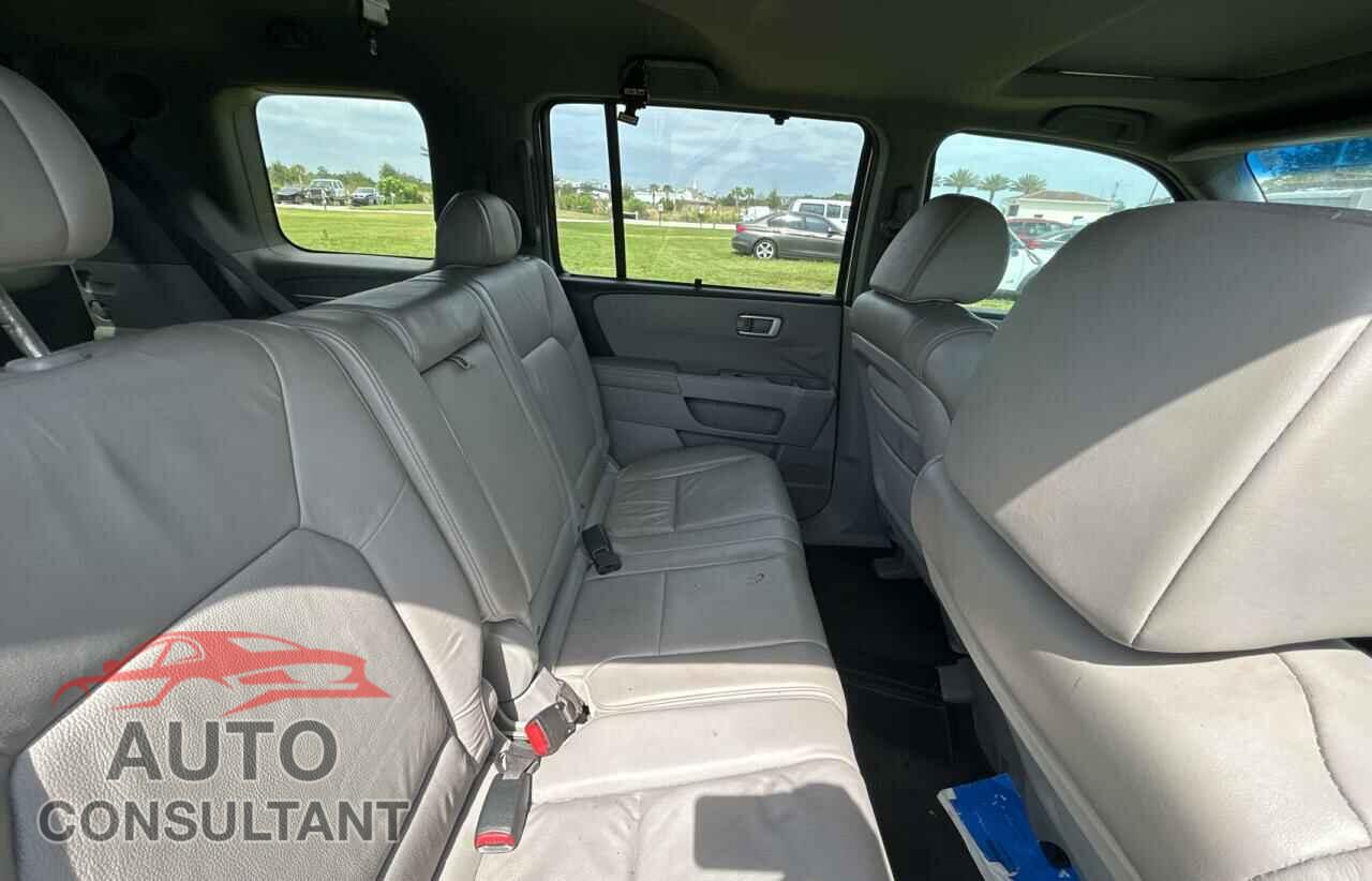 HONDA PILOT 2010 - 5FNYF3H86AB015716