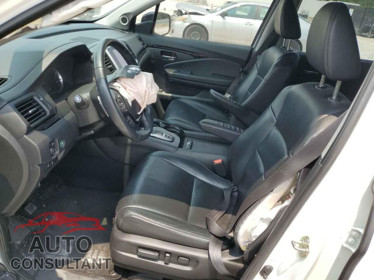 HONDA PILOT 2017 - 5FNYF5H97HB005405