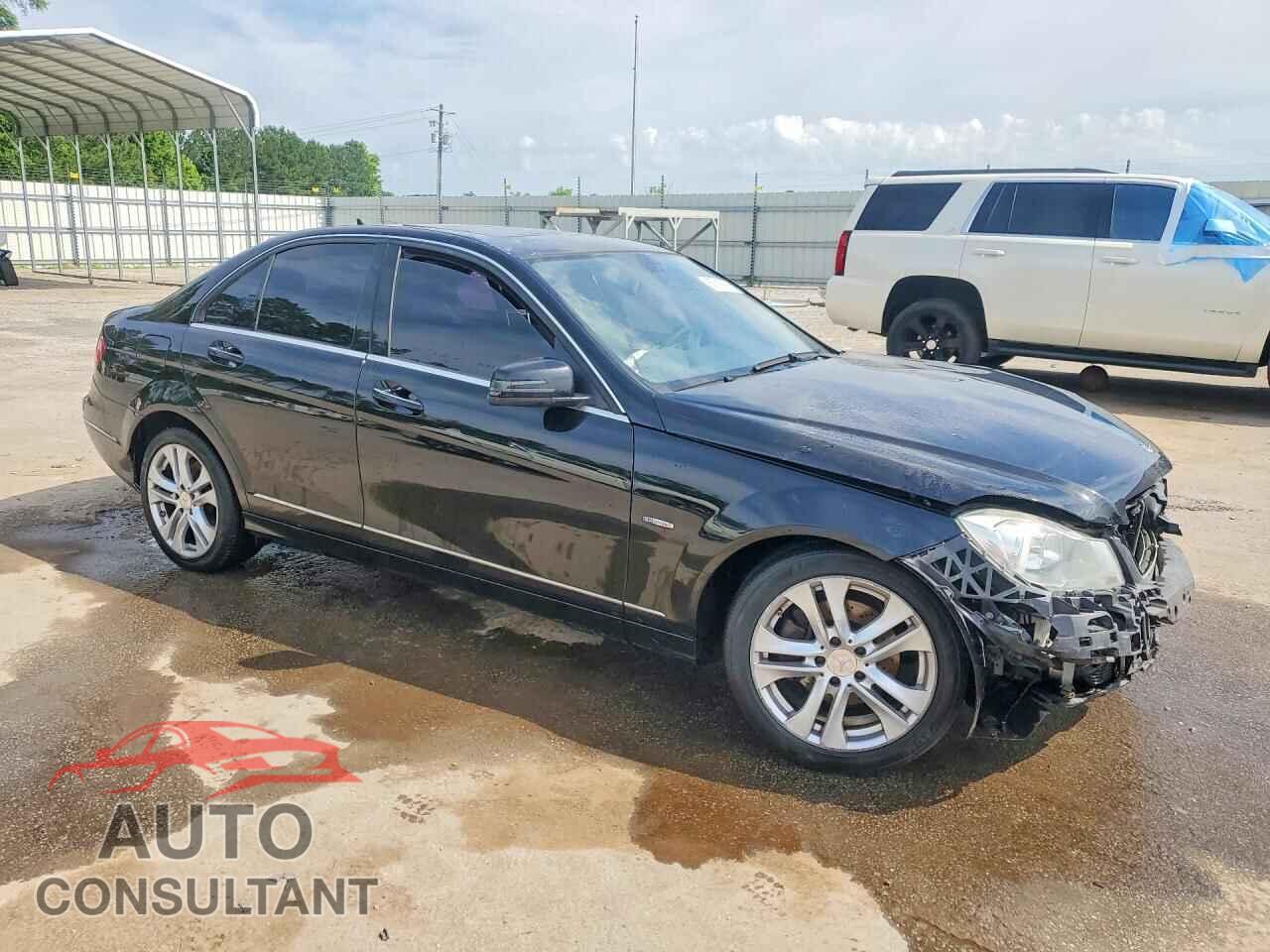 MERCEDES-BENZ C-CLASS 2012 - WDDGF4HB3CR236237