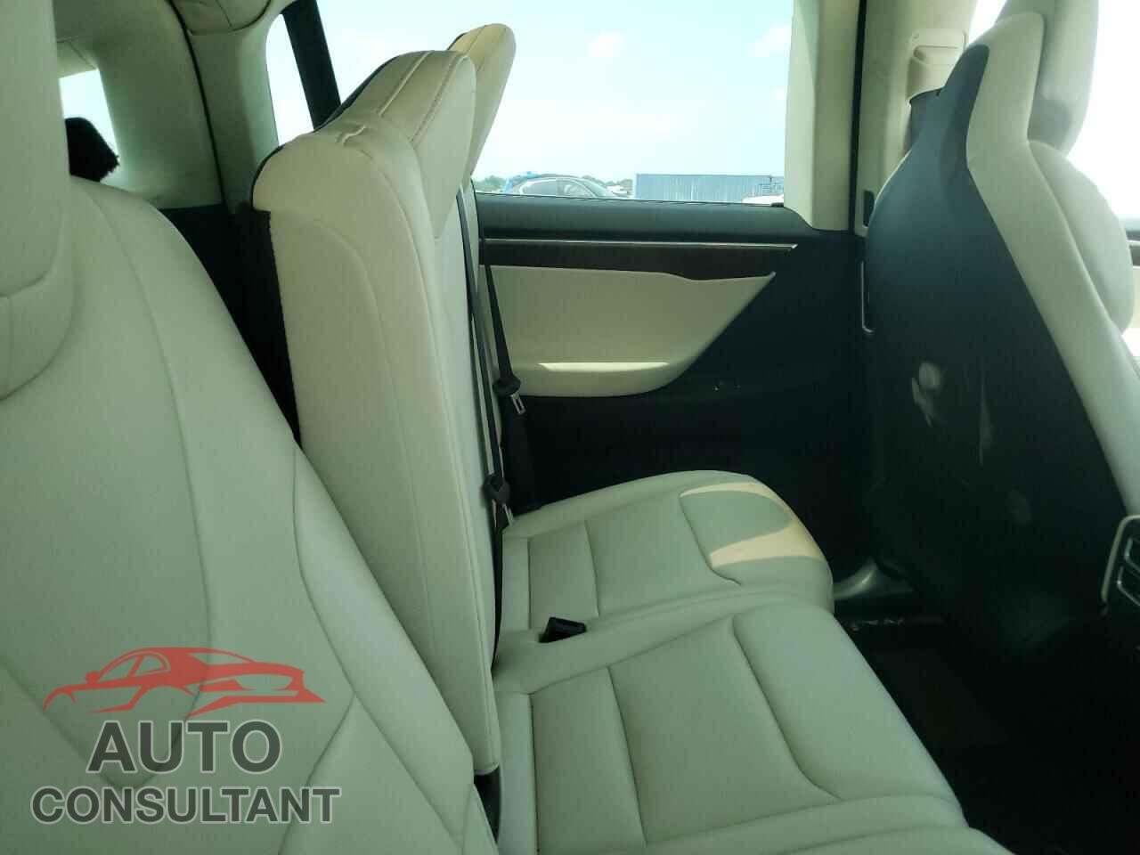 TESLA MODEL X 2018 - 5YJXCDE47JF085866
