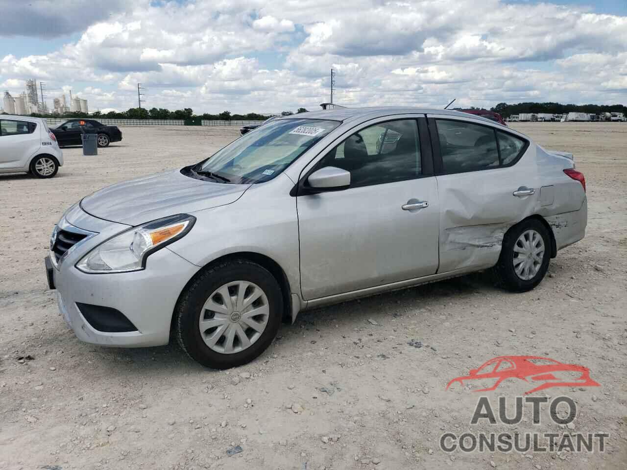 NISSAN VERSA 2018 - 3N1CN7AP1JL818959