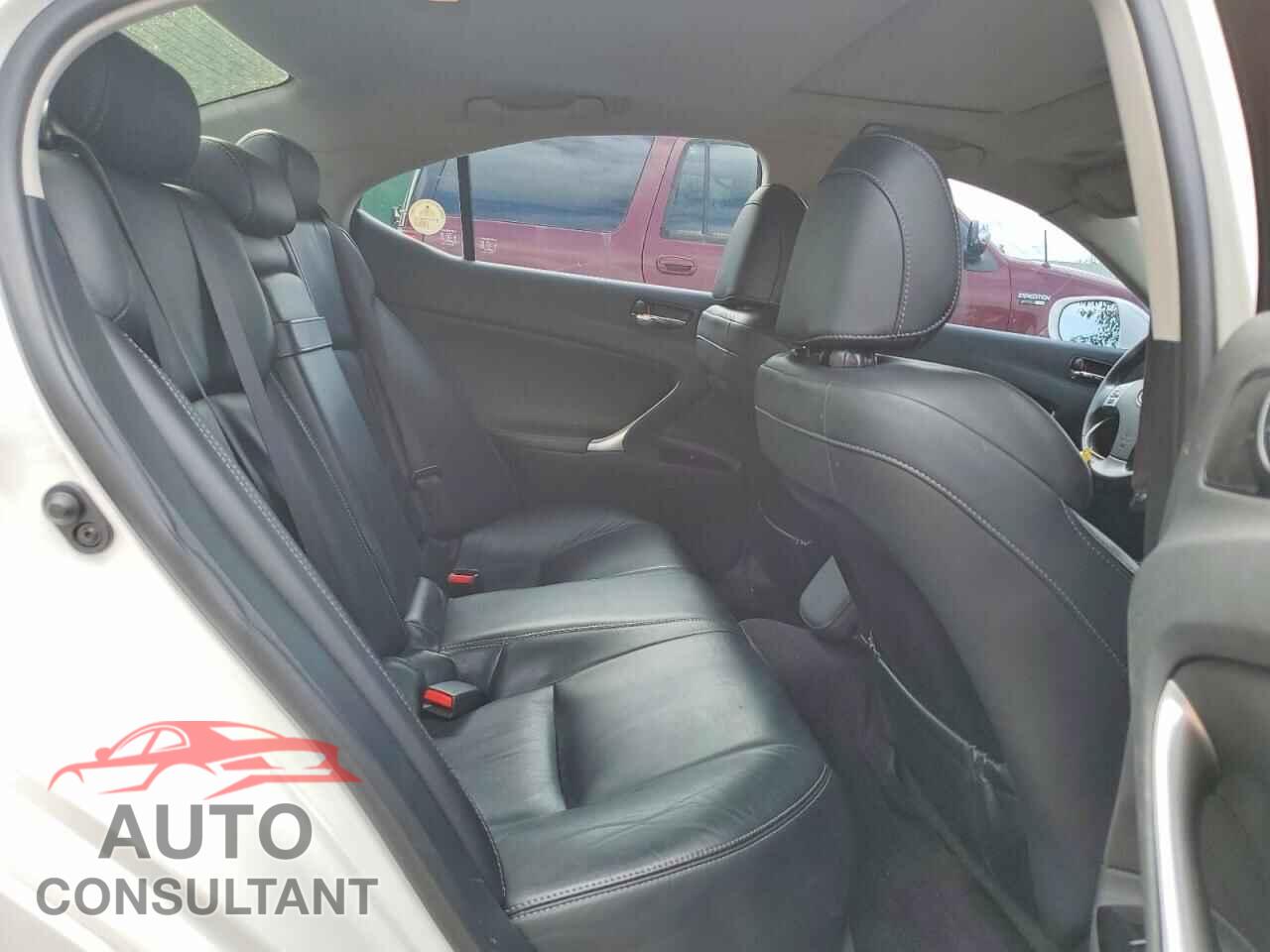 LEXUS IS 2011 - JTHBF5C25B5133701