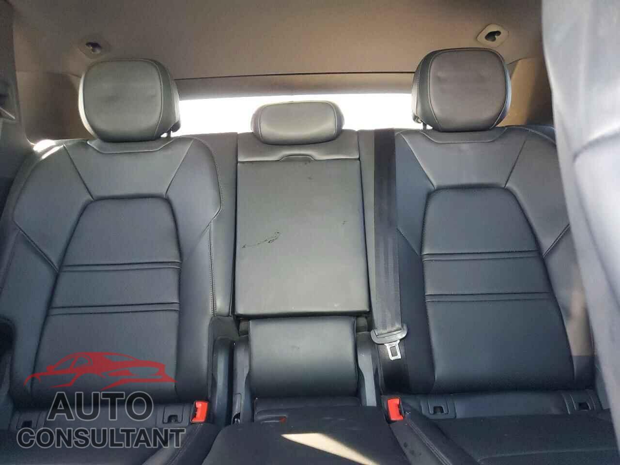 PORSCHE CAYENNE 2020 - WP1AA2AY2LDA04645
