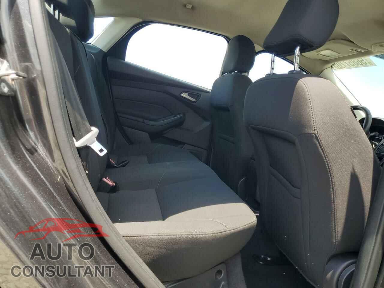 FORD FOCUS 2016 - 1FADP3F29GL233719