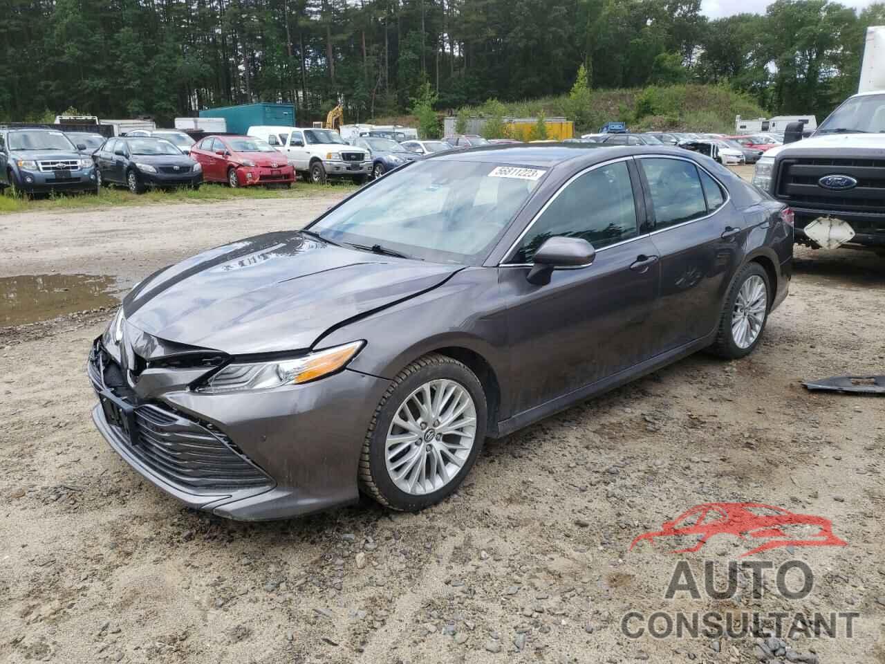TOYOTA CAMRY 2018 - 4T1B11HK8JU529896
