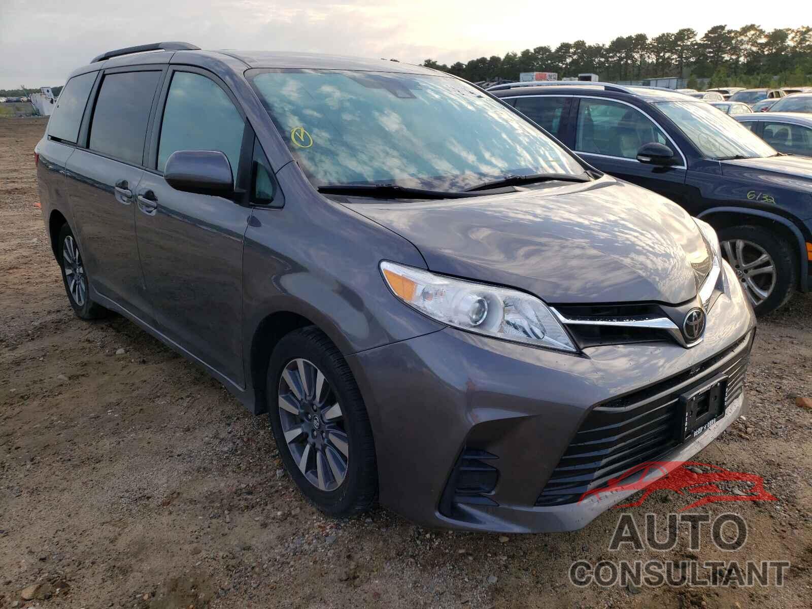 TOYOTA SIENNA 2018 - 5TDJZ3DC3JS194005